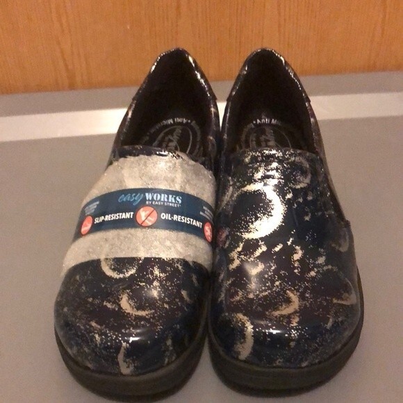 Easy works by easy street nursing shoes size 7W - Picture 1 of 8